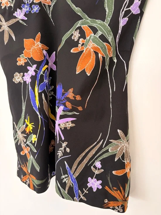 KNIX BLACK FLORAL PRINT LUXELIFT TANK TOP WITH CUPS, MEDIUM - Picture 5 of 8